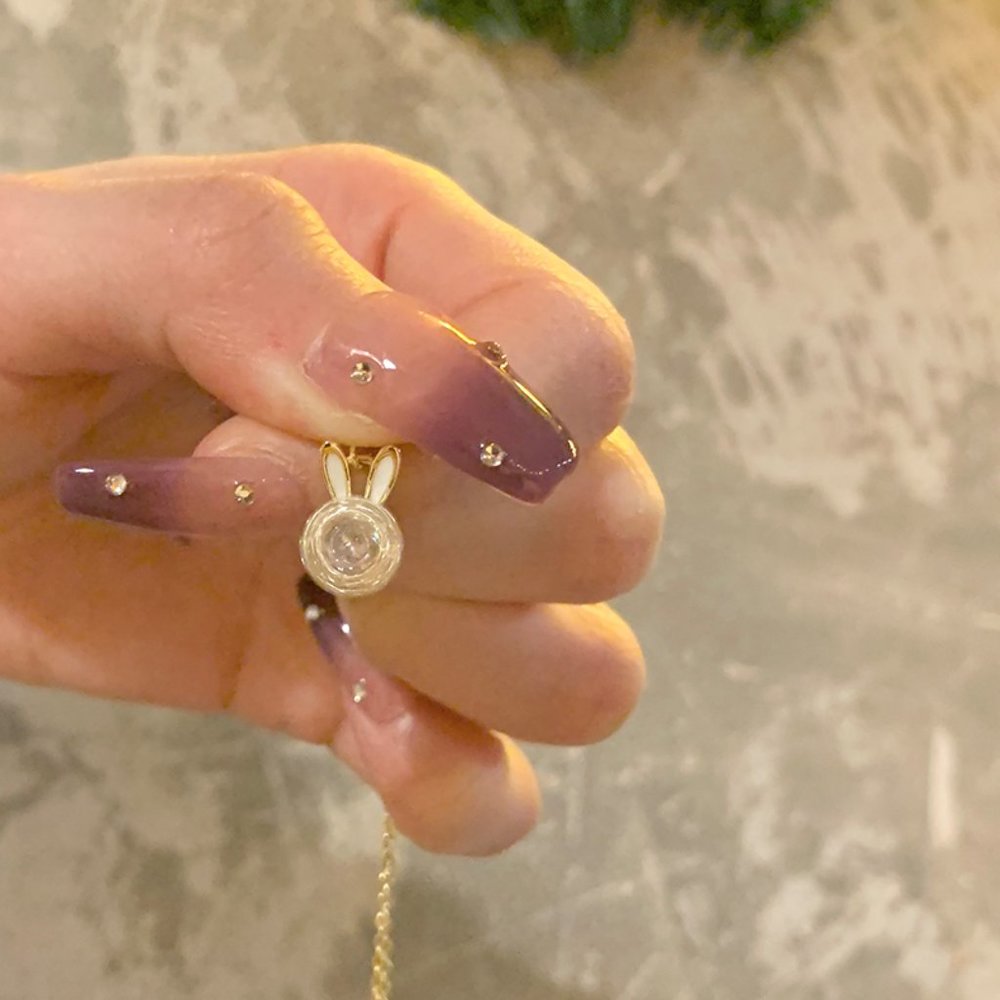Rotatable bunny necklace - Picture 7 of 11